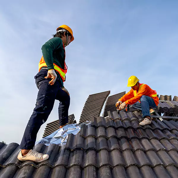 Why Naperville, IL Property Owners Trust Naperville Roofing Pro for Emergency Roof Repair?